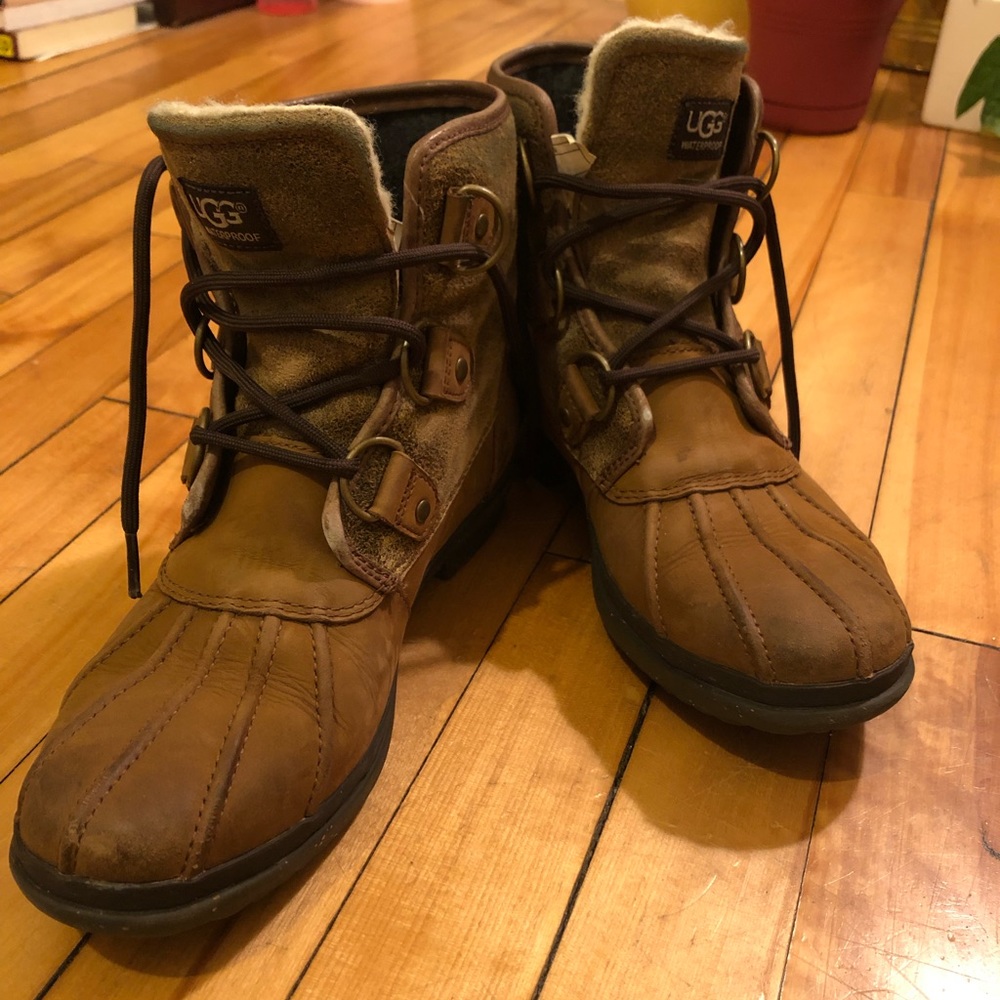 Ugg snow boots